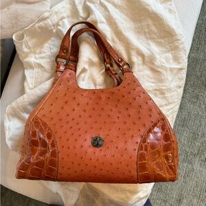 Chic Tan Leather Shoulder Bag made in Italy vintage